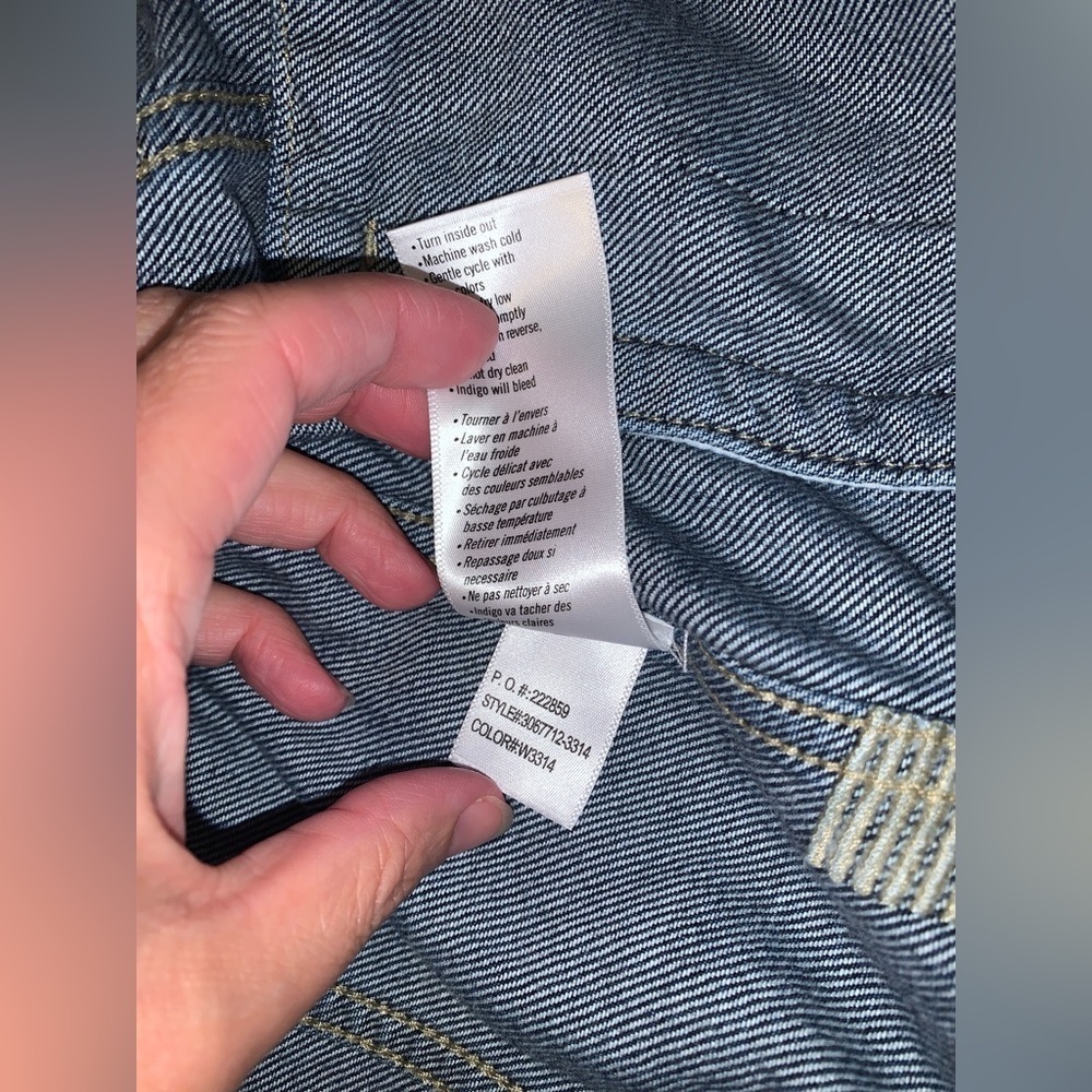 Paige cropped dark med wash soft cotton denim jean Jacket size medium - Picture 6 of 7